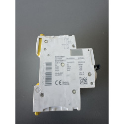 Disjoncteur triphasé Schneider Electric A9F77316