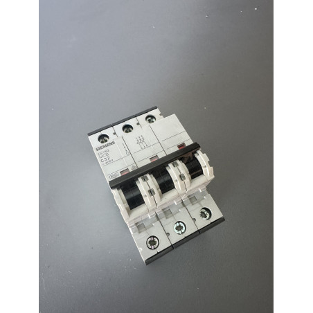 Disjoncteur triphasé Siemens 5SY6332-7