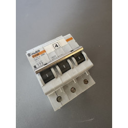 Disjoncteur triphasé Schneider Electric C32N 25A