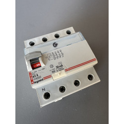Disjoncteur différentiel tétrapolaire Legrand Acti 9 iC60N D4A