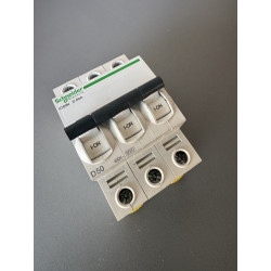 Disjoncteur modulaire triphasé Schneider Electric iC60N A9F75350