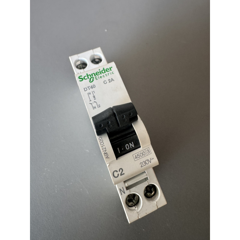 Disjoncteur modulaire unipolaire + neutre Schneider Electric DT40 A9N21020