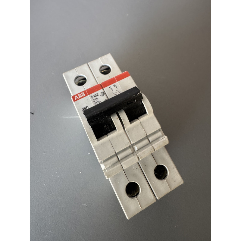 Disjoncteur modulaire bipolaire ABB S252 C10