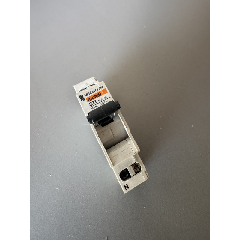 Porte-fusible modulaire unipolaire Merlin Gerin ST11 15646