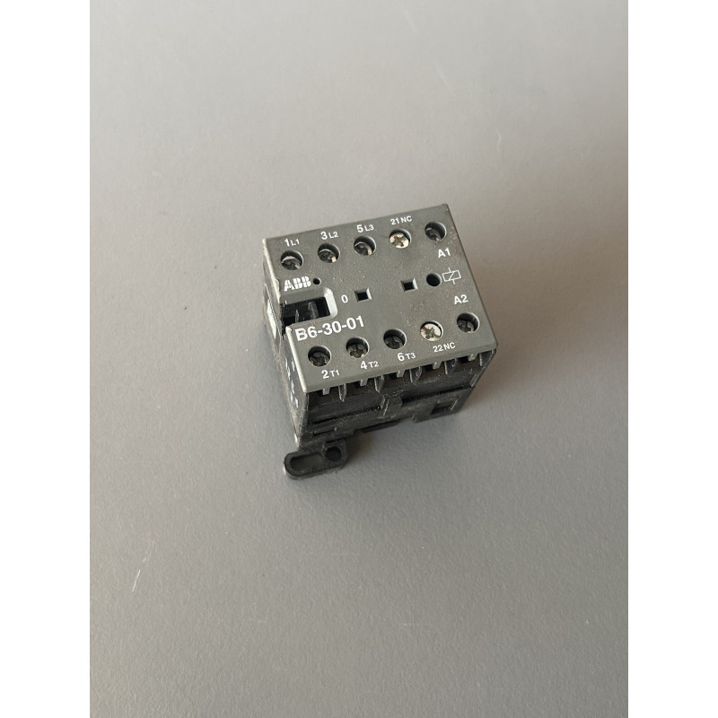 Contacteur triphasé compact ABB B6-30-01