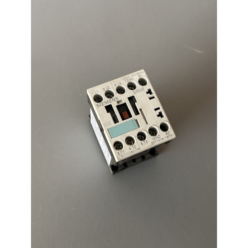 Contacteur triphasé Siemens 3RT1015-1AP01
