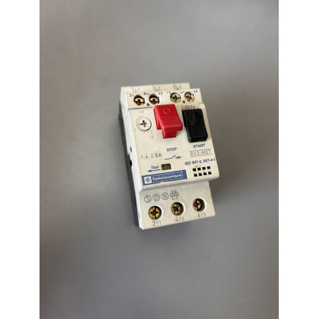 Disjoncteur moteur magnétothermique Télémécanique GV2-M07 avec module auxiliaire