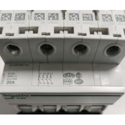 Disjoncteur modulaire tétrapolaire Schneider Electric C60N 4P 20A Courbe C A9F77420